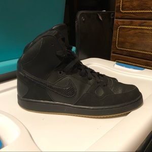 Nike Son of Force Mid Sneaker